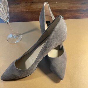 Jones New York Gray Suede Pumps | Size 10